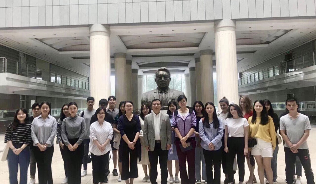 Minin University students took part in the international exchange program between the students of Xi'an University of Translation (China) and Minin University