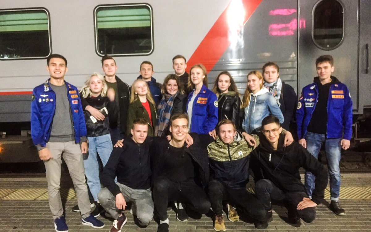 Student clubs of train car attendants