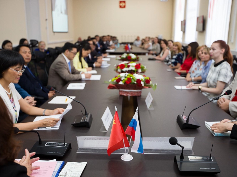 Minin University meets Chinese partners