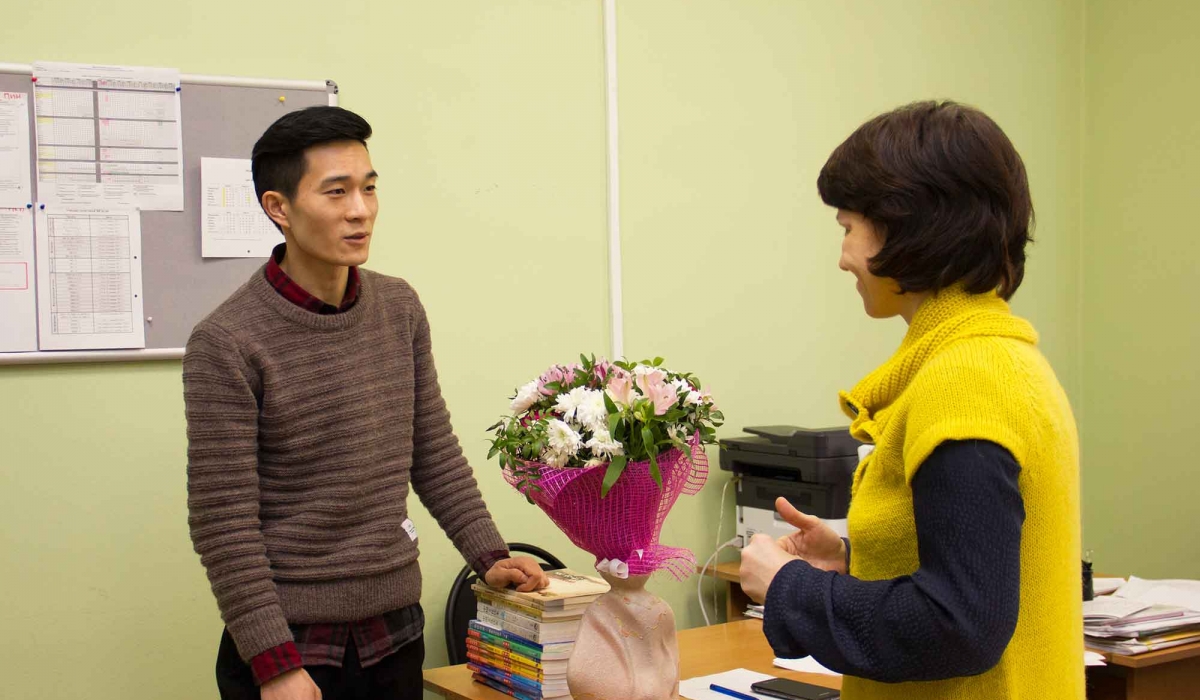 Chinese language teacher arrives at Minin University