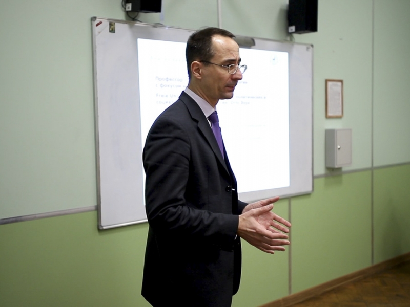 Distinctive Features of modeling of international scientific career were discussed at Minin University