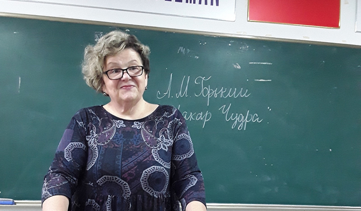 For a month now, a teacher of Russian language and literature has been teaching classes at Anhui Normal University (China).