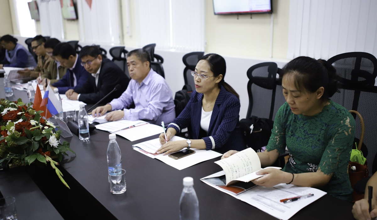 Advanced training courses for Chinese teachers started at Minin University