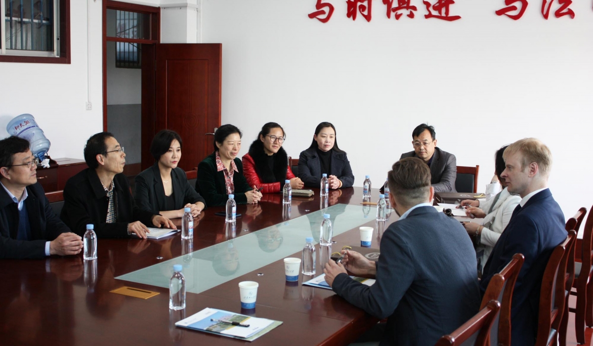 Minin University and Shandong University of Technology will launch double degree programs in two areas of training: English and Chinese, Producer Training. Also in the area of studying law and teacher exchange program