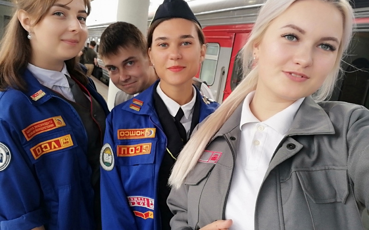 Student clubs of train car attendants