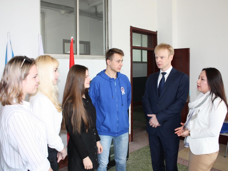 Minin University and Shandong University of Technology will launch double degree programs in two areas of training: English and Chinese, Producer Training. Also in the area of studying law and teacher exchange program